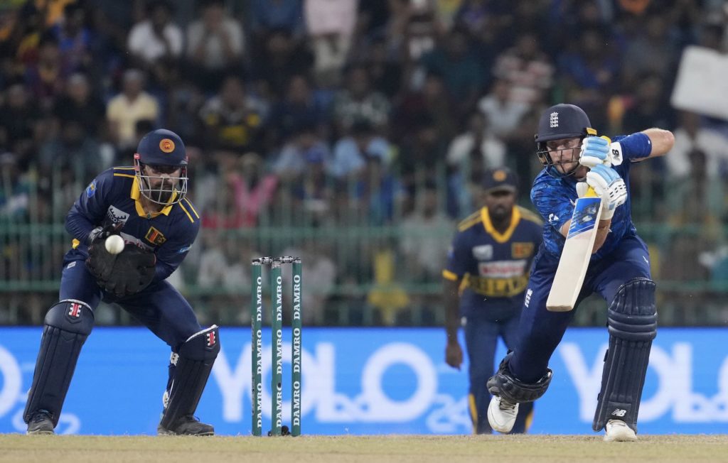 Root helps England level ODI series