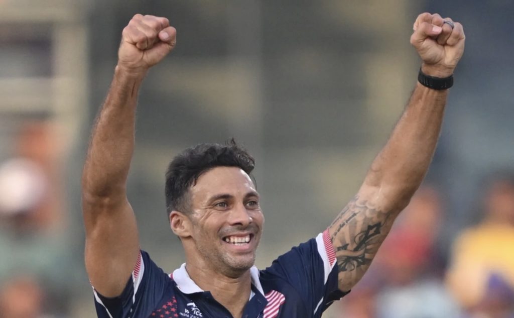 Van Schalkwyk helps keep USA alive